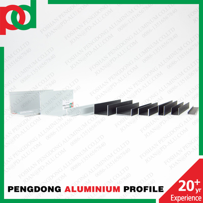 Verarbeitung von Aluminiumprofilen und Holzrohren in Peru