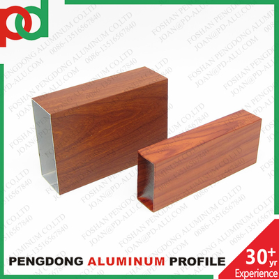 Aluminiumfensterprofile in verschiedenen Farben und Oberflächen