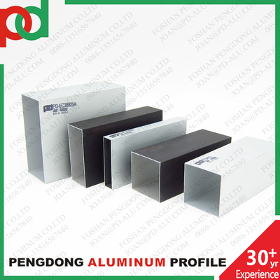 Aluminiumfensterprofile in verschiedenen Farben und Oberflächen