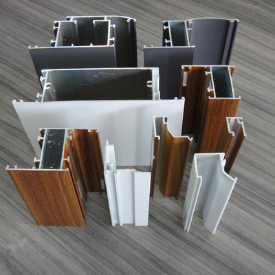 Der Kongo Togo Casement Window Profiles Powder beschichtete Aluminiumverdrängungen