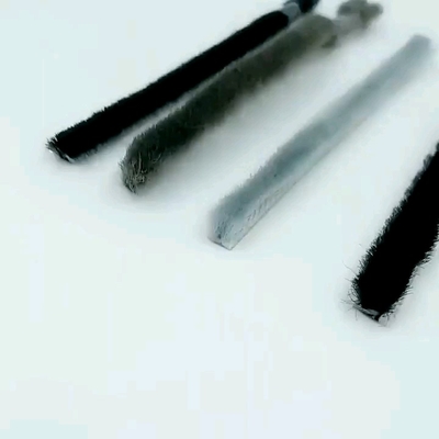 Kundengerechte PVC-Tür Weatherstrip schalldichte untere Dichtung PD
