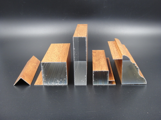 0.4mm Holz-Korn-Aluminiumprofil-Wärmedämmung für den Irak Malaysia