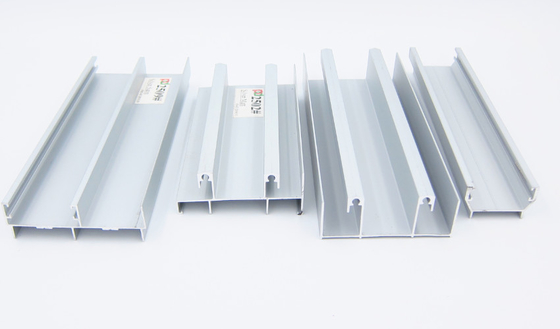Aluminiumfenster Plata T5 profiliert silberne Farbe