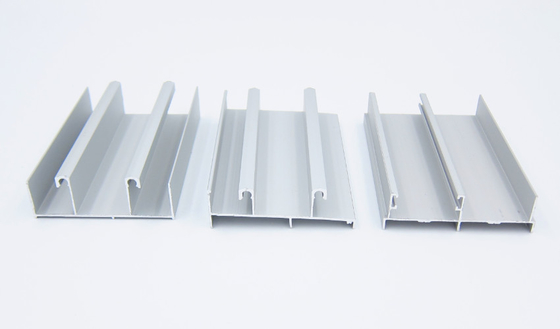 Aluminiumfenster Plata T5 profiliert silberne Farbe