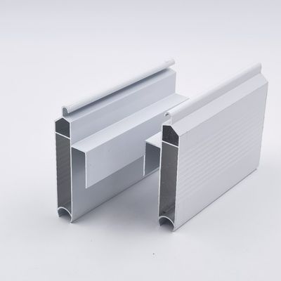 Guter Preis 6063-T5 fertigte Aluminiumlegierungs-Rollen-Fensterladen-Tür-Latten-und Bahn-Profile für Garage besonders an online