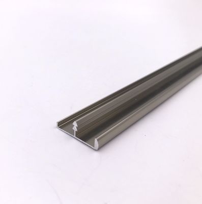 Guter Preis 18.6mm T formen verdrängte Aluminiumordnungs-dekorative Einfassungsprofile online